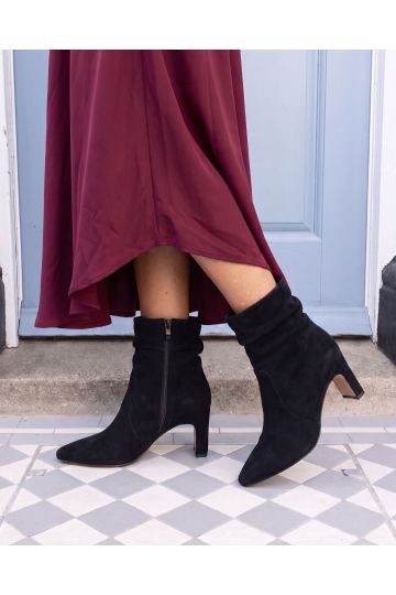 Wide Fit Kallie Black Ruched Ankle Mid Slim Block Boot