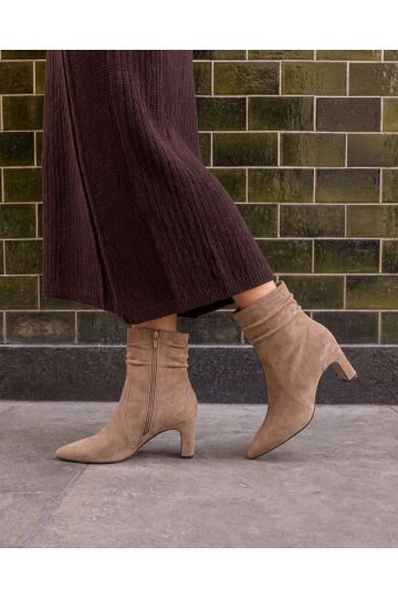 Wide Fit Kallie Taupe Ruched Ankle Mid Slim Block Boot