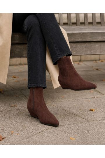 Wide Fit Klarissa Brown Low Wedge Chisel Toe Chelsea Ankle Bo