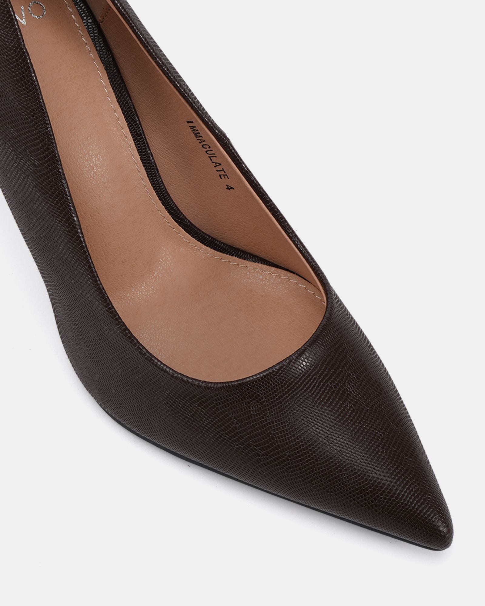 WIDE FIT IMMACULATE Brown Point Court Shoe