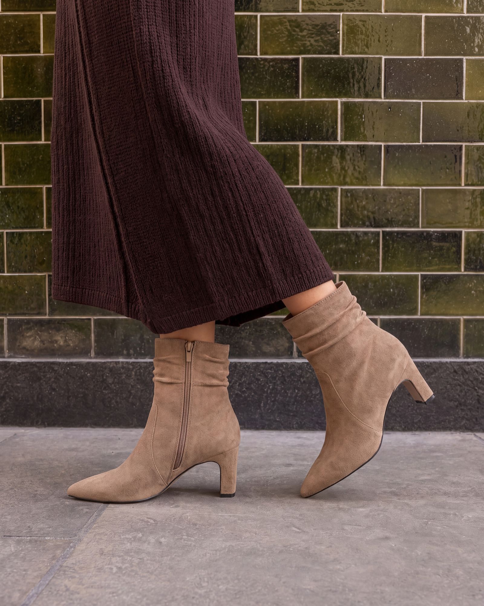 Wide Fit Kallie Taupe Ruched Ankle Mid Slim Block Boot